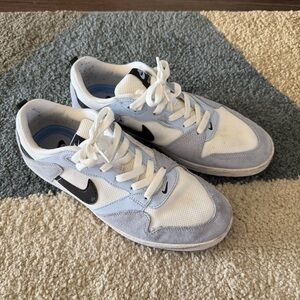 Nike SB Alleyoop Low Top Sneaker